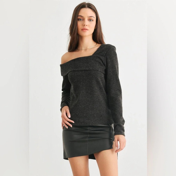 NWT-Charcoal Knit One Shoulder Long Sleeve Top - Picture 4 of 7